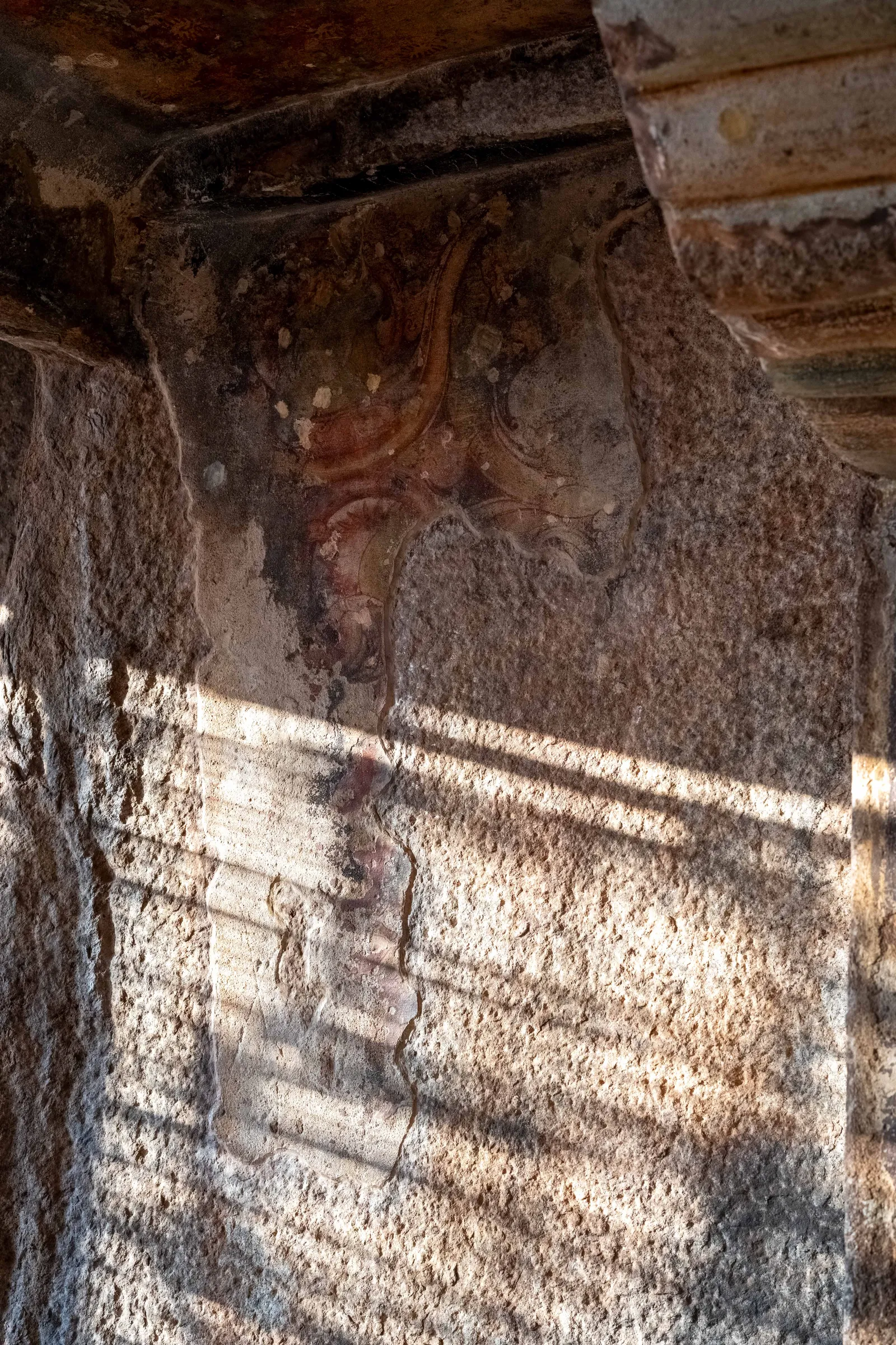 Arivar Jain Cave, photograph