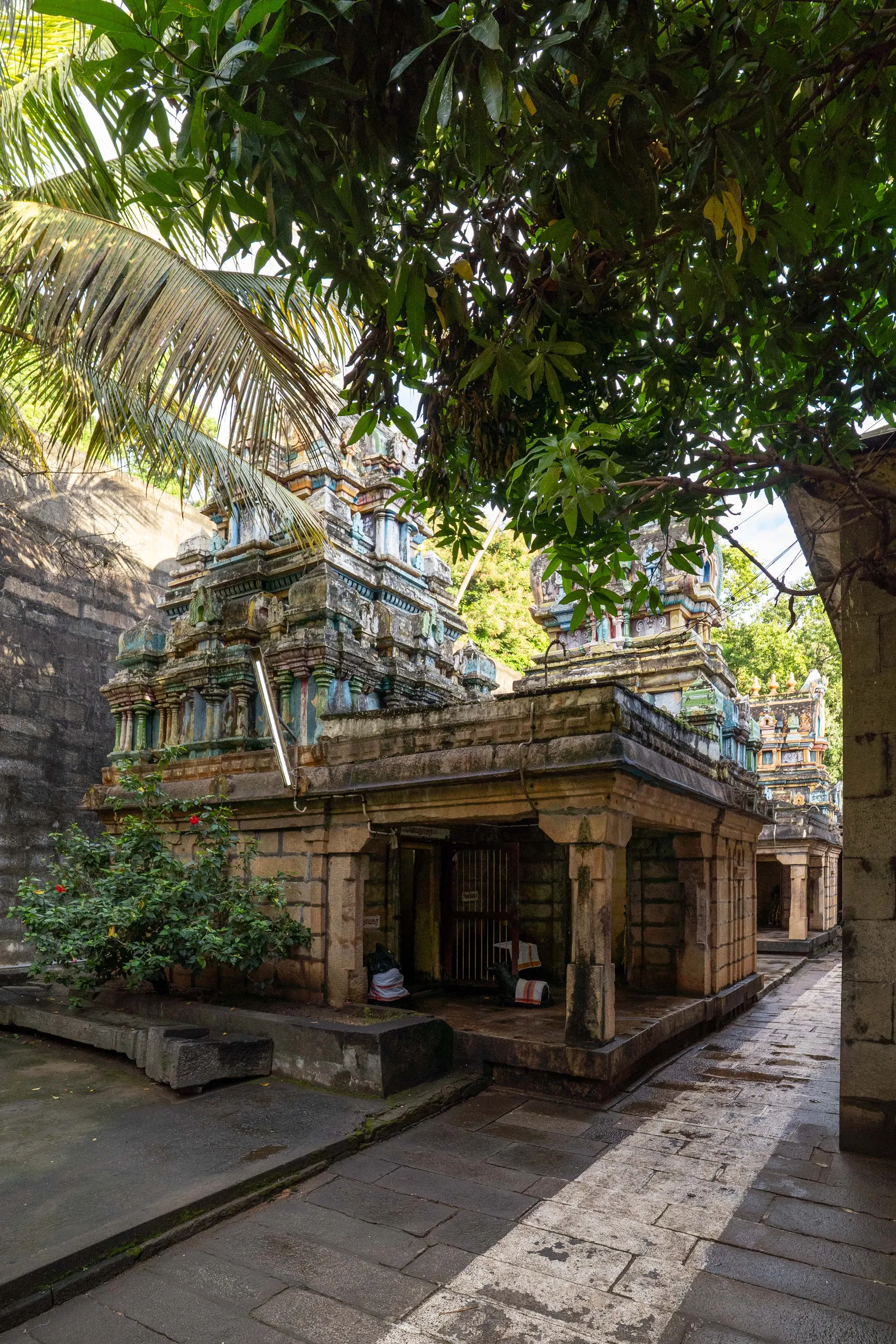 Kutralanadhar Temple, photograph